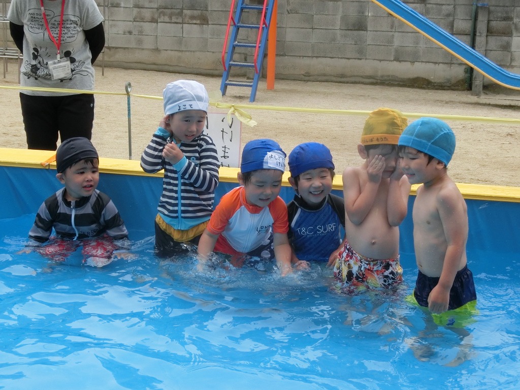 大美野幼稚園 楽しいプール
